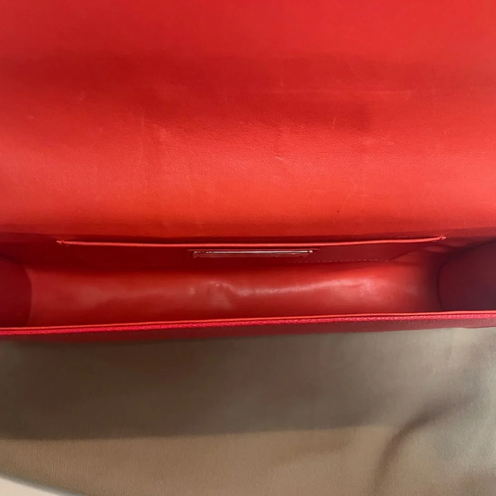 Perrin Le Cabriolet Hand Insert Red Clutch - Picture 8 of 11